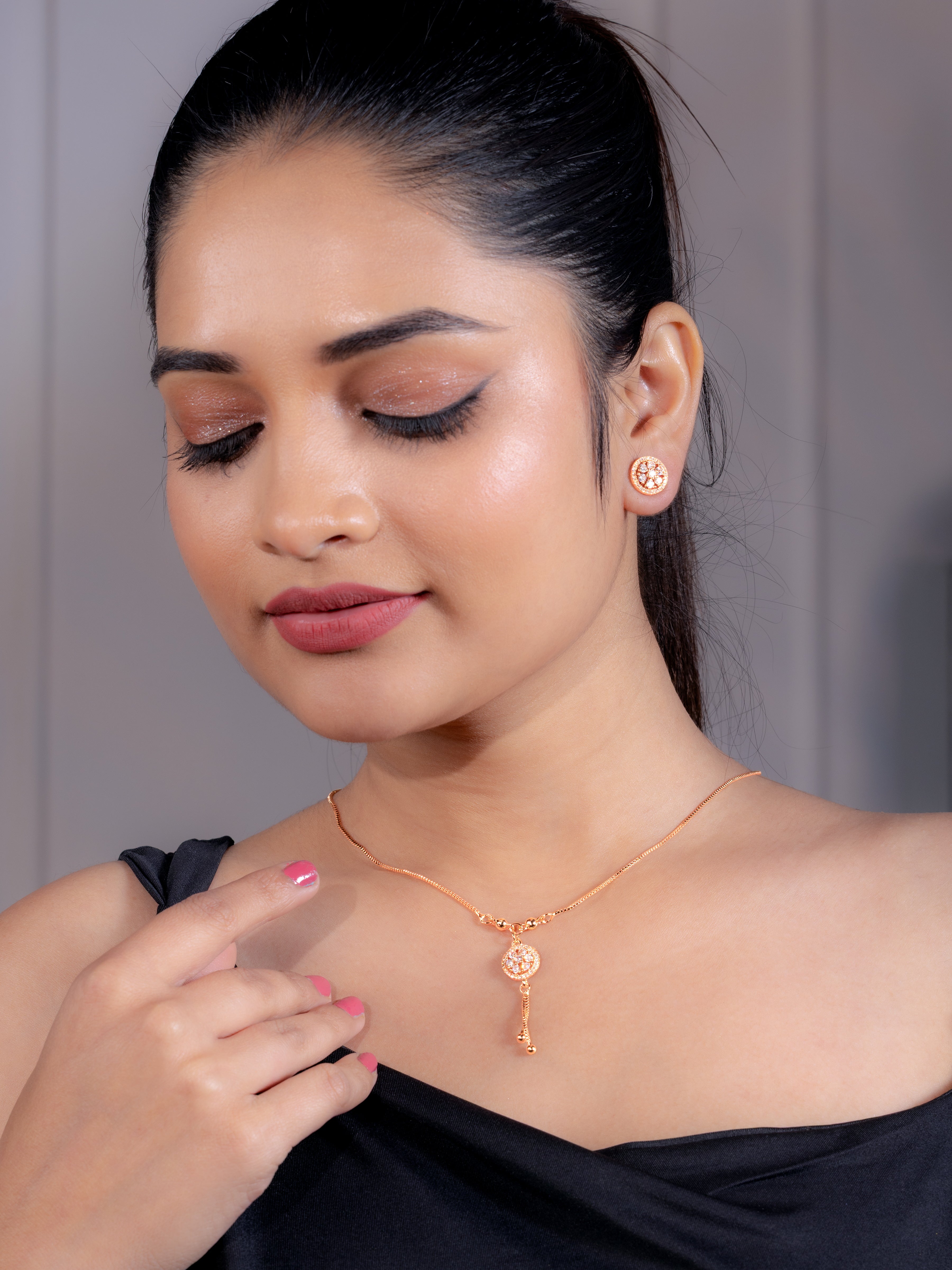 Elegant Rose Gold Floral Pendant Necklace With Earrings