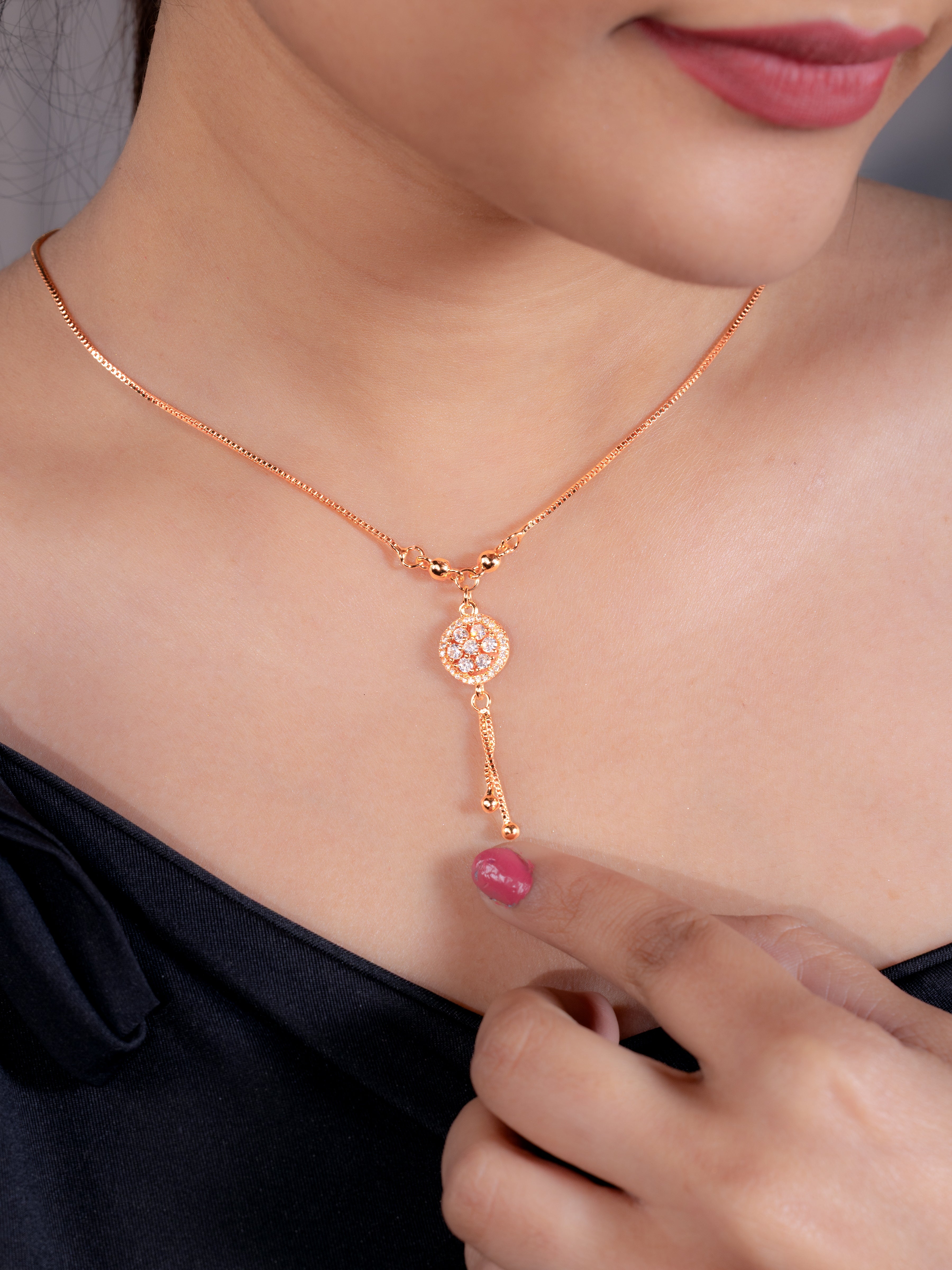 Elegant Rose Gold Floral Pendant Necklace With Earrings