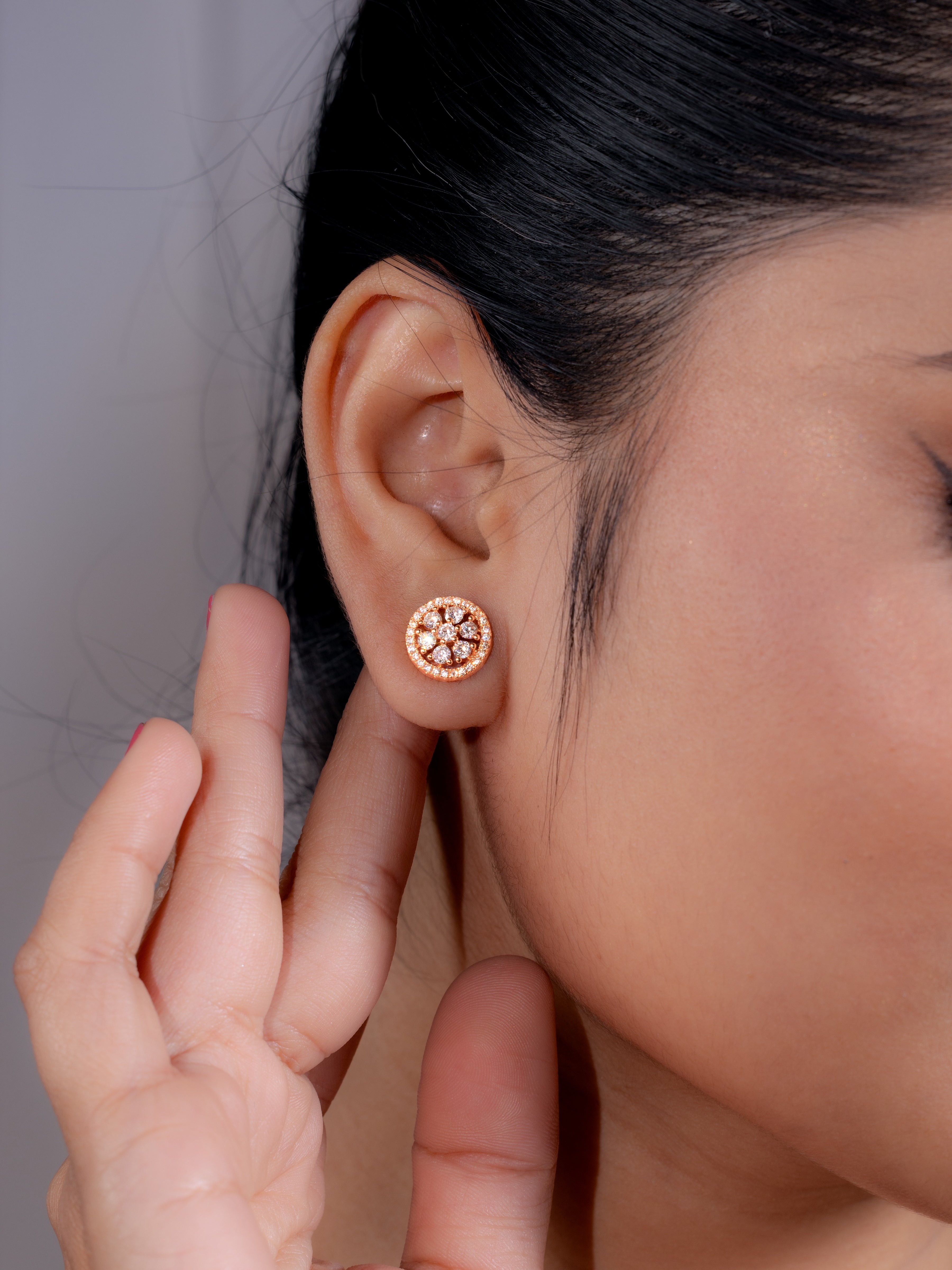 Elegant Rose Gold Floral Pendant Necklace With Earrings