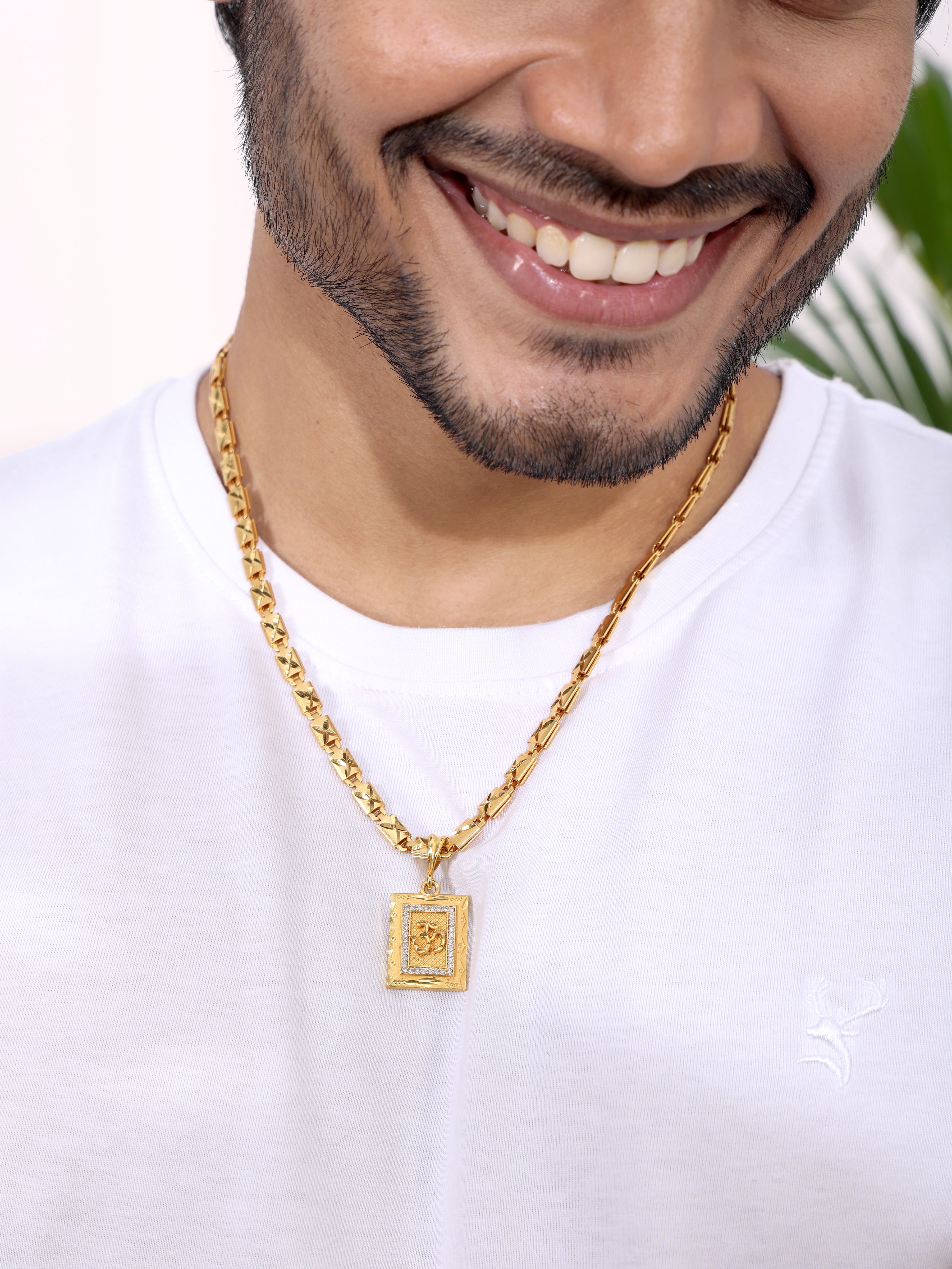 Bold Look with a Statement Gold Chain