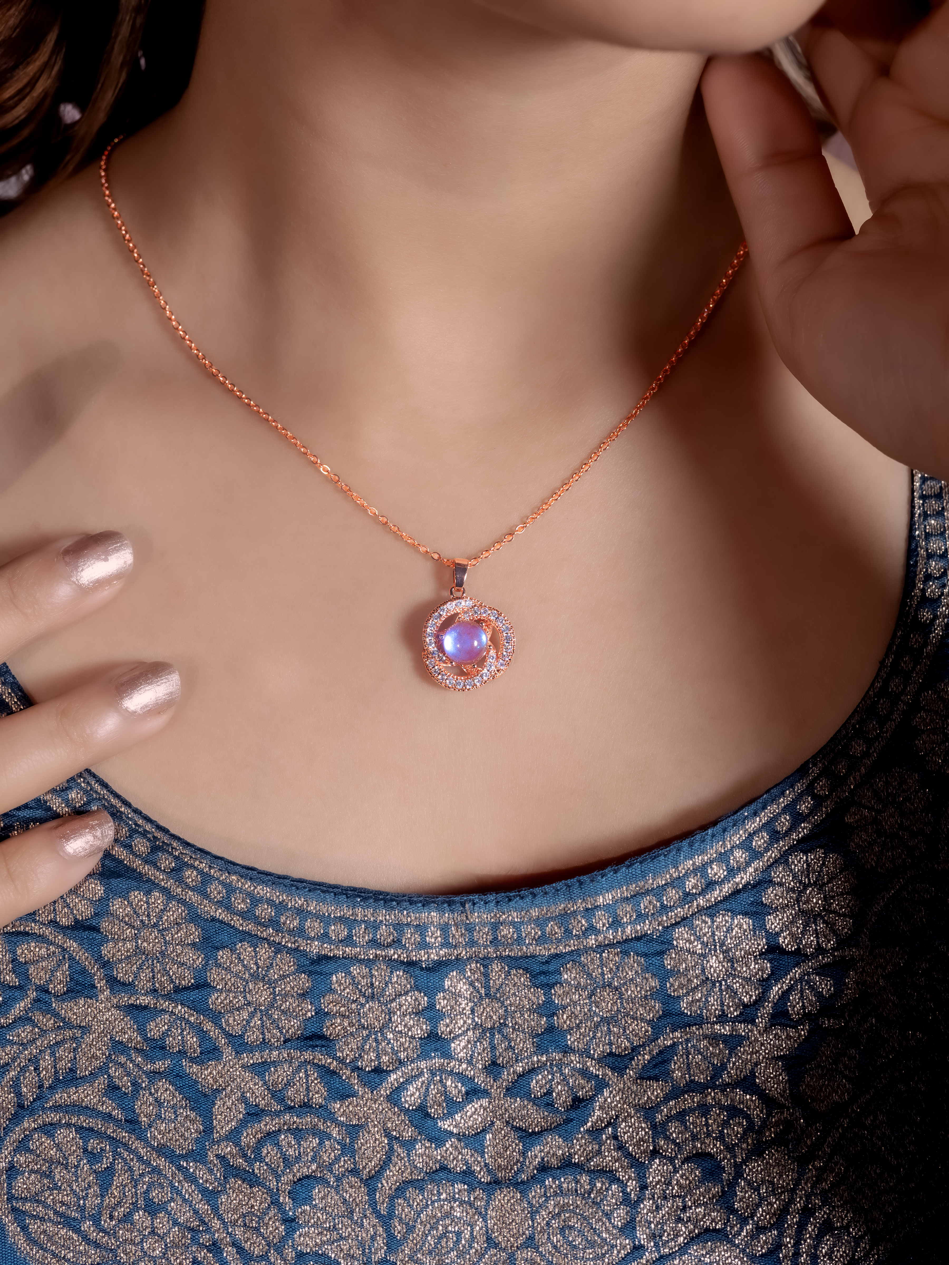 Ethnic Wear Necklace with Detailed Pendant