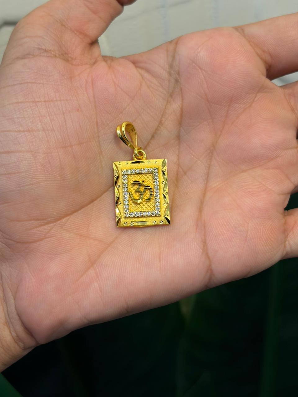 Gold Plated Om 🕉️ Pendal